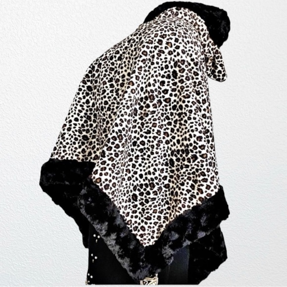 Reversible Faux Fur Hooded Cape/Poncho mink/Leopard/Animal Print OS - Picture 3 of 10